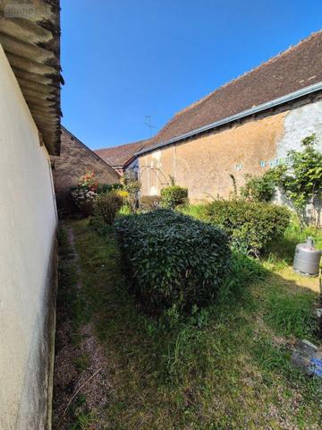 Maison de ville à vendre à Cluis dans l'Indre (36340), ref : CG/367
