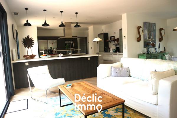 Vente maison contemporaine La jarrie, 240m² 9 pièces 1 196 000€ avec piscine