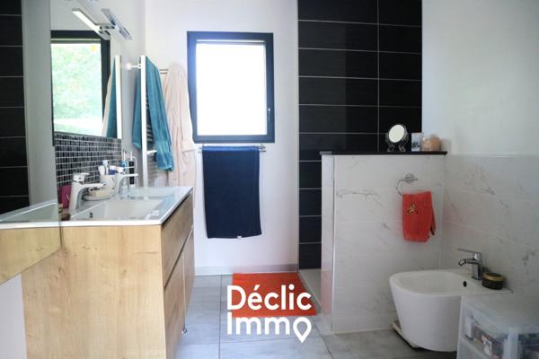 Vente maison contemporaine La jarrie, 240m² 9 pièces 1 196 000€ avec piscine