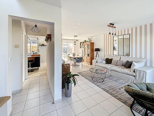 Maison à vendre à Ancenis - quatre chambres, jardin et garage.