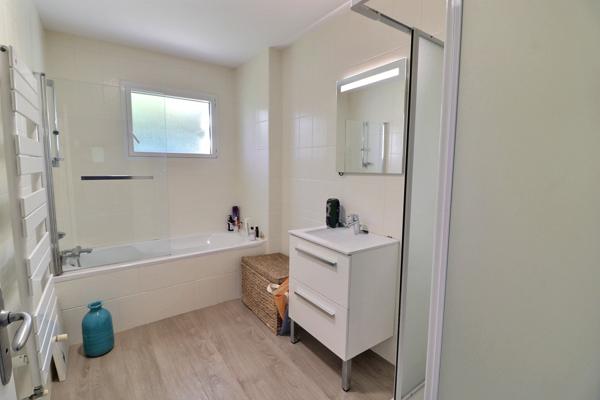 Le Relecq-Kerhuon (29480) Le Relecq-Kerhuon – Maison contemporaine avec vue rade et lumière plein Sud