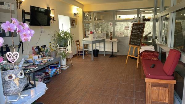 Ensemble hôtelier avec restaurant – Murs et fonds de commerce