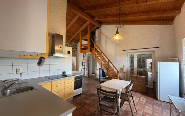 Maison à vendre    4 pièces •  Lablachère