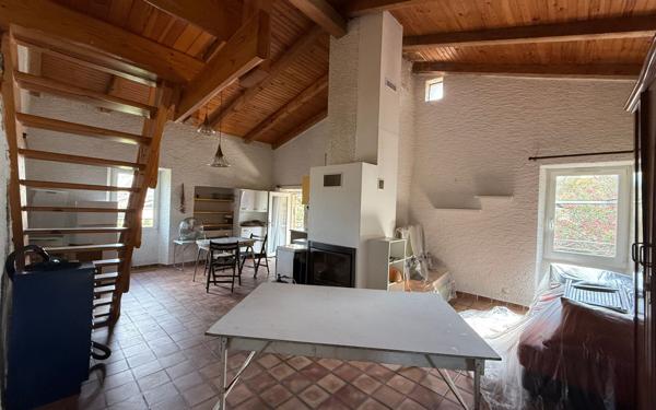 Maison à vendre    4 pièces •  Lablachère