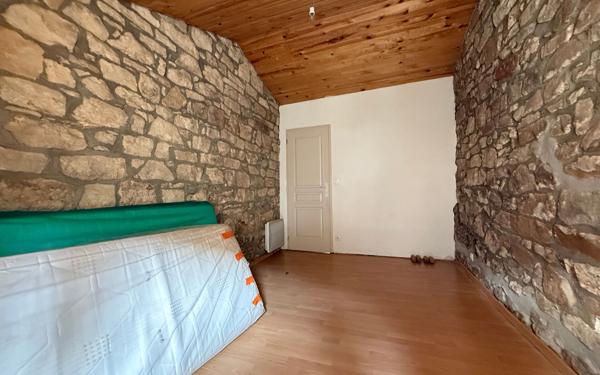 Maison à vendre    4 pièces •  Lablachère