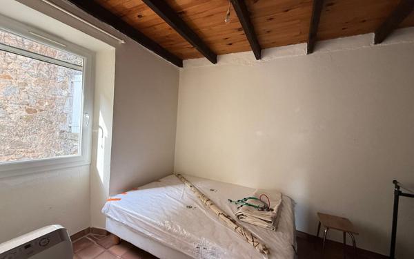 Maison à vendre    4 pièces •  Lablachère