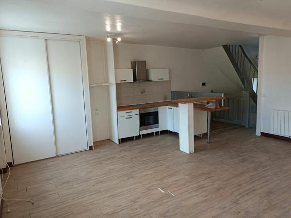 Maison à louer  3 pièces •  Saint-Cosme-en-Vairais