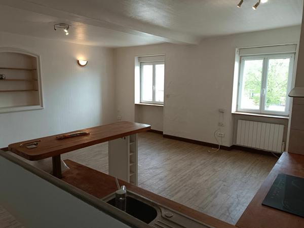 Maison à louer  3 pièces •  Saint-Cosme-en-Vairais