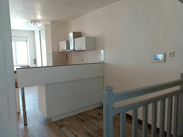 Maison à louer  3 pièces •  Saint-Cosme-en-Vairais