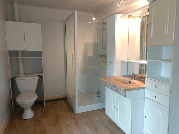 Maison à louer  3 pièces •  Saint-Cosme-en-Vairais