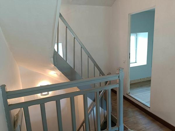 Maison à louer  3 pièces •  Saint-Cosme-en-Vairais