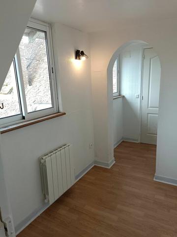 Maison à louer  3 pièces •  Saint-Cosme-en-Vairais