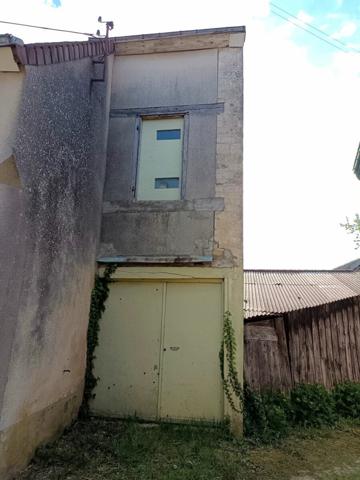 Maison à louer  3 pièces •  Saint-Cosme-en-Vairais