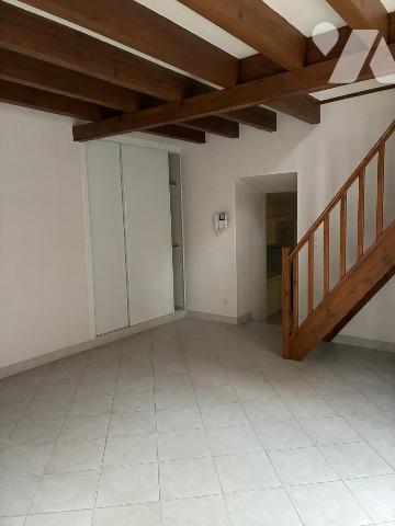 dans un immeuble en copropriété un appartement de type 2