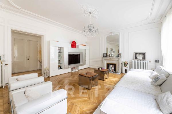 Appartement traversant Avenue Victor Hugo