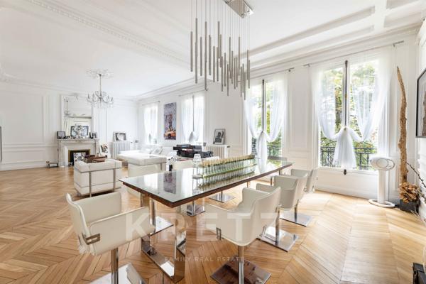 Appartement traversant Avenue Victor Hugo