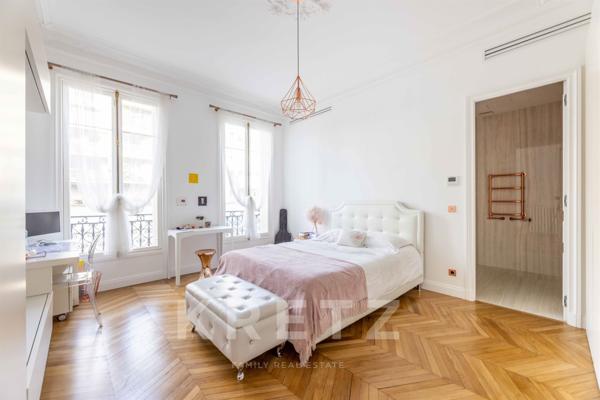 Appartement traversant Avenue Victor Hugo