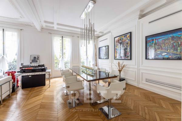 Appartement traversant Avenue Victor Hugo