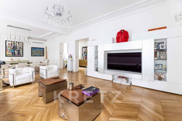 Appartement traversant Avenue Victor Hugo