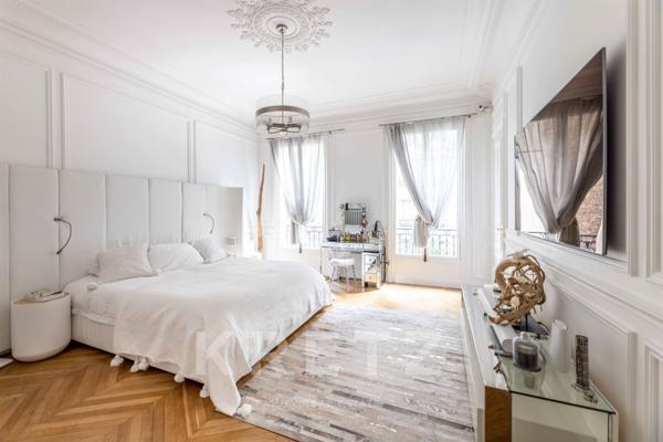 Appartement traversant Avenue Victor Hugo