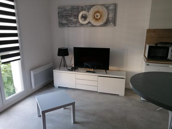 Arras (62000) appartement de type 2 meublé proche gare et université + place de parking