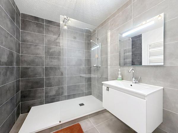 Appartement T3 rénové de 81 m²