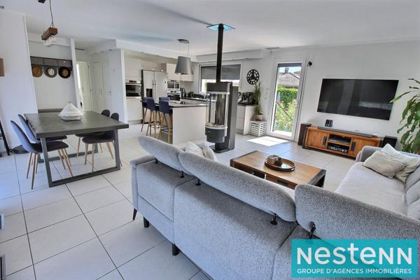 COUP DE COEUR : Maison Moderne d'environ 140 m² à Meyzieu centre au calme, commerces et Tram à proximité