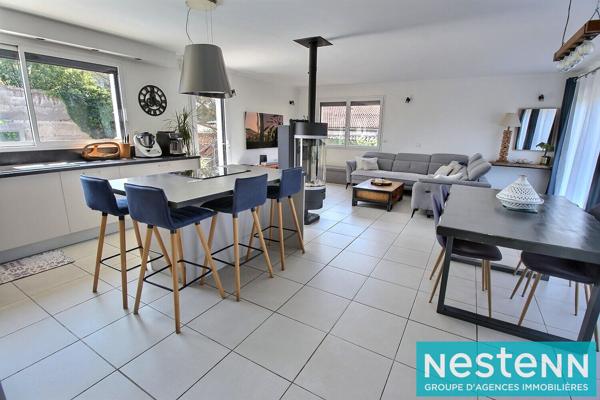 COUP DE COEUR : Maison Moderne d'environ 140 m² à Meyzieu centre au calme, commerces et Tram à proximité