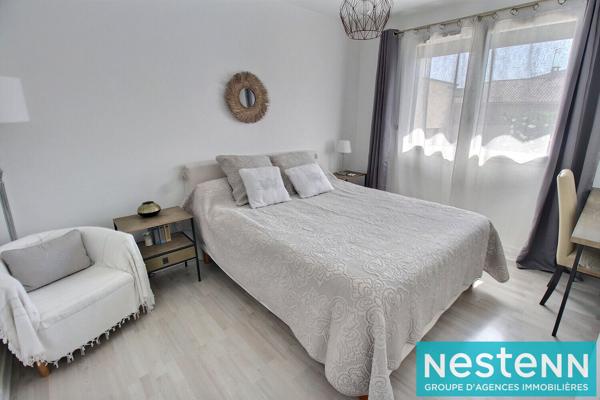 COUP DE COEUR : Maison Moderne d'environ 140 m² à Meyzieu centre au calme, commerces et Tram à proximité