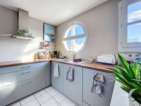 BREST: secteur Saint martin bel appartement lumineux au dernier étage