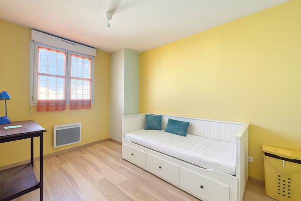 BREST: secteur Saint martin bel appartement lumineux au dernier étage