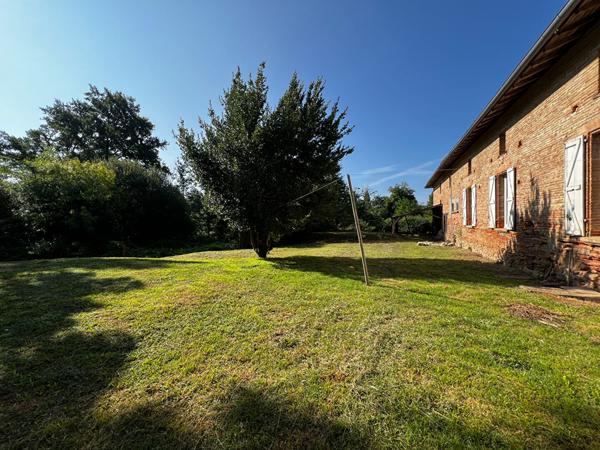 A LOUER - MONTESQUIEU VOLVESTRE - Appartement T3 84 m²  avec jardin - G820-FG