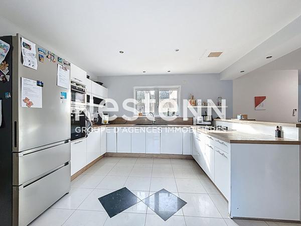 Maison Roquebrune Sur Argens 5 pieces 154 m2