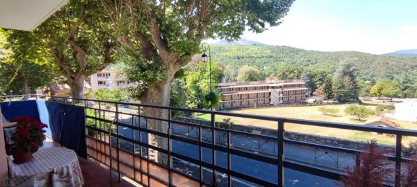 Appartement 2 pièces avec balcon filant et garage