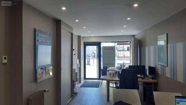 Local mixte (Professionnel/Habitation) à vendre à Conches-en-Ouche dans l'Eure (27190), ref : LOCALBARB