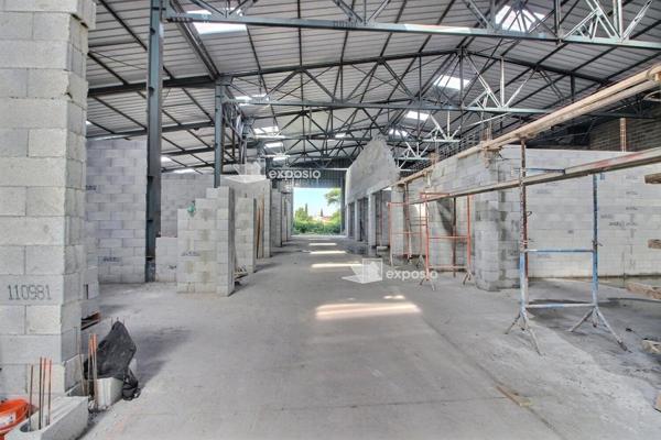 84100 ORANGE - MURS DE BUREAUX 140 m²
