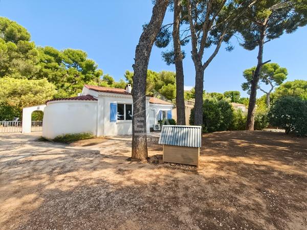 VITROLLES ? MAISON DE PLAIN-PIED ? 3 CHAMBRES ? PISCINE ? 940 M²