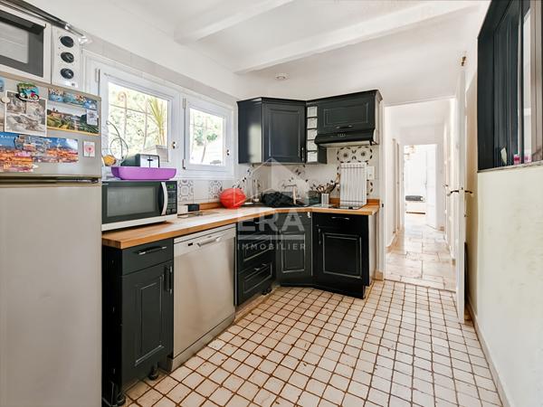 VITROLLES ? MAISON DE PLAIN-PIED ? 3 CHAMBRES ? PISCINE ? 940 M²