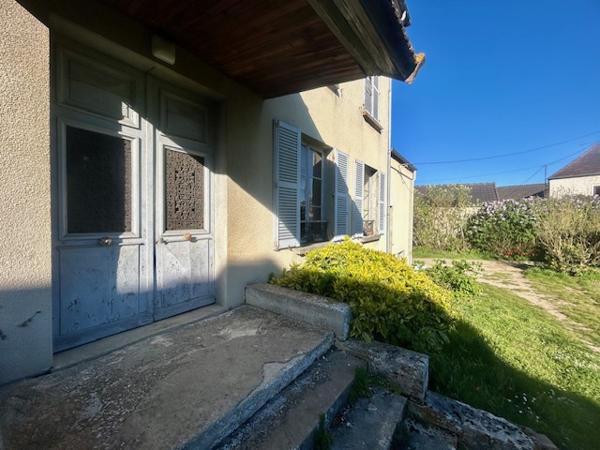 Marcoussis (91460) MARCOUSSIS - Propriété de type F7 - 246 m2 hab - Jardin d'env. 2 100 m2 - Grange