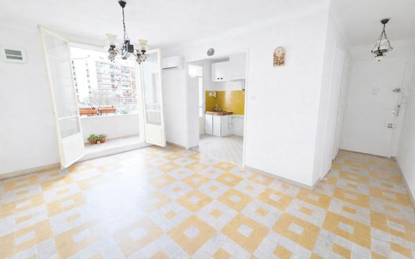 Appartement à vendre    4 pièces • 62,44 m2 Marseille 9