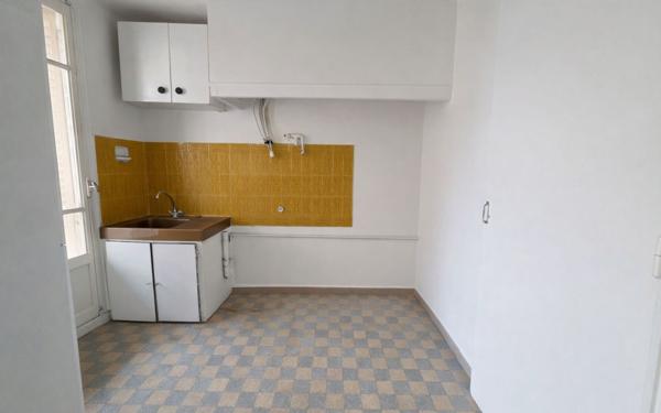 Appartement à vendre    4 pièces • 62,44 m2 Marseille 9