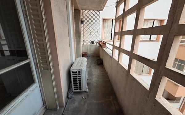 Appartement à vendre    4 pièces • 62,44 m2 Marseille 9