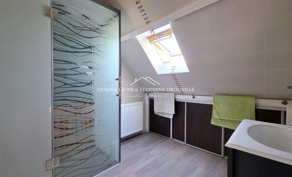 PROCHE DE MAINTENON - Maison familiale 8 pièces -189 m²