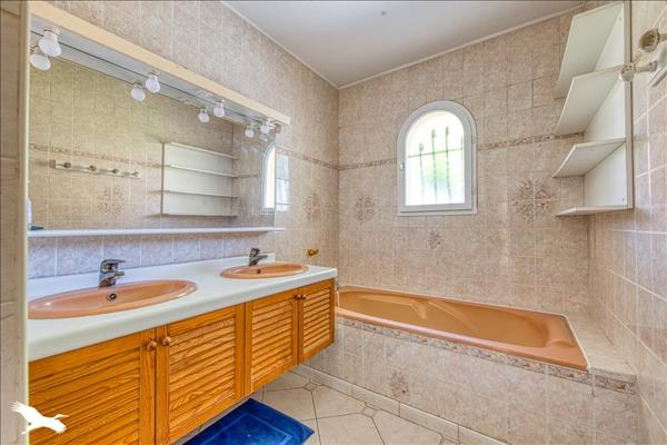 Maison à vendre |  Saint-Médard-en-Jalles |  5 pièces | 145 m²