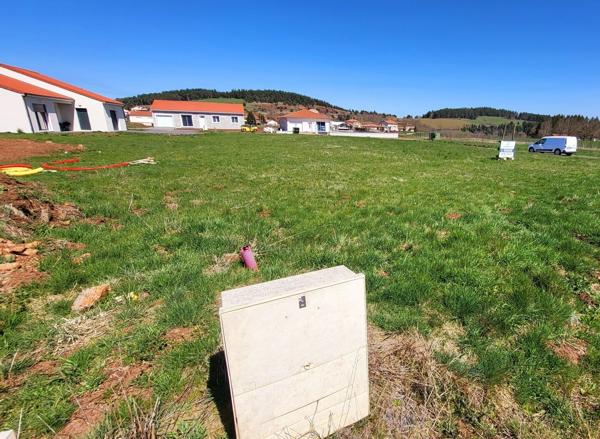 Terrain constructible de 674 m²