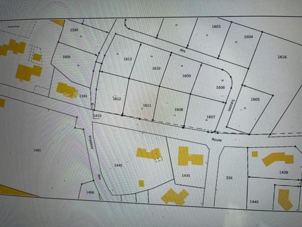 Terrain constructible de 674 m²
