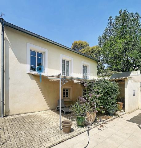 Maison
                                                                                                                                                                                                                                                                                                                        4 pièce(s)                                                                                                                                                                                                          3 chambre(s)                                                                                                                                                                                                          104  m²