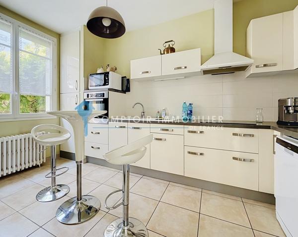 Maison
                                                                                                                                                                                                                                                                                                                        4 pièce(s)                                                                                                                                                                                                          3 chambre(s)                                                                                                                                                                                                          104  m²