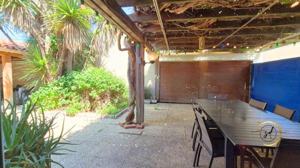 Villelongue de la Salanque Maison T4  88.8m avec patio cuisine  et salon d'été