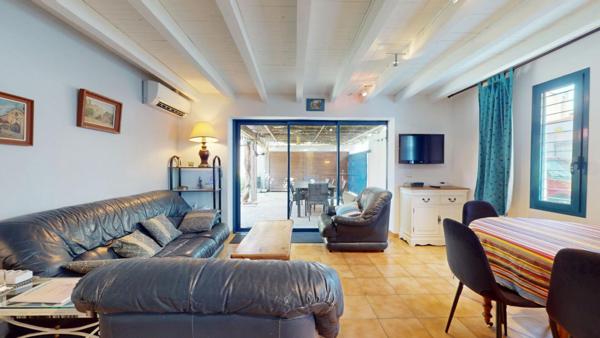 Villelongue de la Salanque Maison T4  88.8m avec patio cuisine  et salon d'été